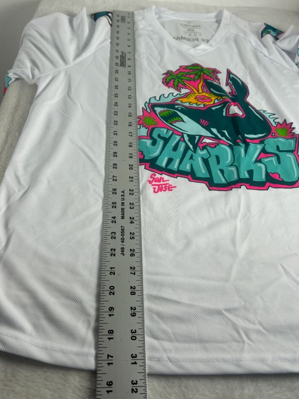 San Jose Sharks Graffiti Shark Girl Mobb Hockey Jersey SGA XL Kaiser White - Picture 8 of 8